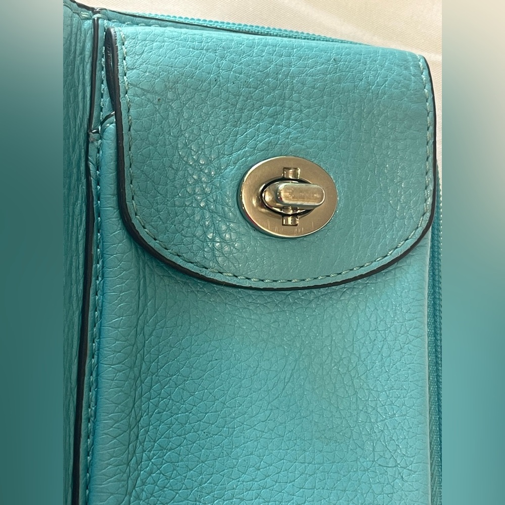 Coach Campbell leather Turnlock essential zip Turquoise Zip Around Card Wallet - Picture 2 of 6